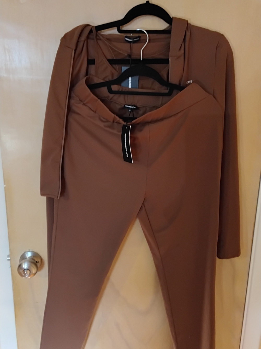 Brown Two-Piece Active Set - Cropped Zip Top & High-Waist Leggings - Picture 2 of 8